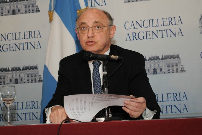hector_timerman_brindo_una_conferencia_de_prensa